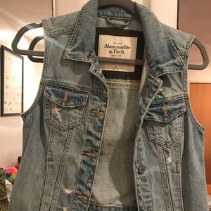 Abercrombie and fitch lightly used M Jean vest